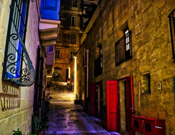 Back streets in South Valletta at night