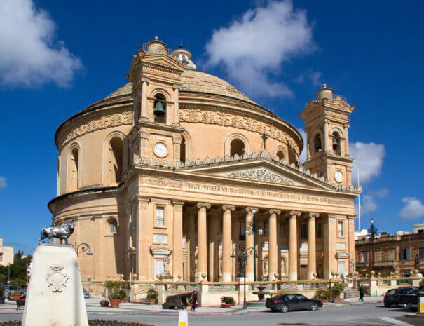 A view of the large, circular Mosta dome basilica. Pic by Tony Hisgett under Creative Commons 2.0