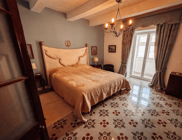 A bedroom in a palazzo