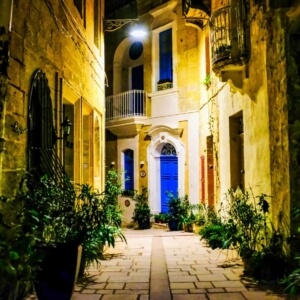 A street in Birgu at night