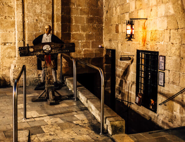 The entrance to the Mdina Dungeons at night