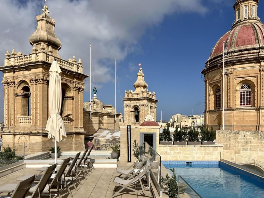 Palazzo Bettina's rooftop pool area